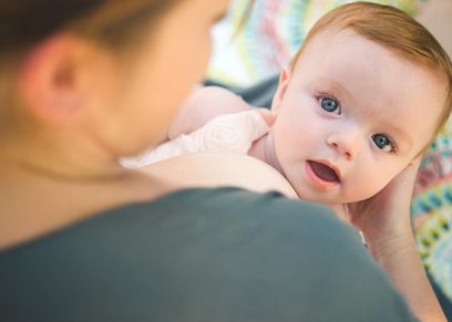 كيف تؤثر الرضاعة الطبيعية على حياتك الطبيعية؟