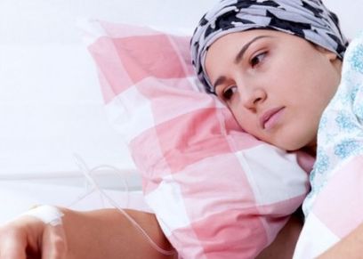 زوج يحرم أم من طفلتها لاصابتها بالسرطان..