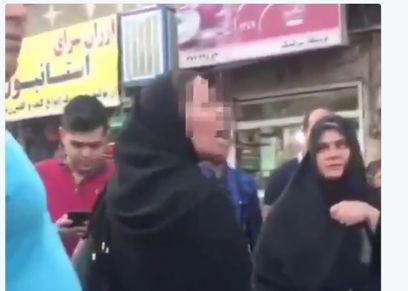 الشابة الإيرانية بالحجاب