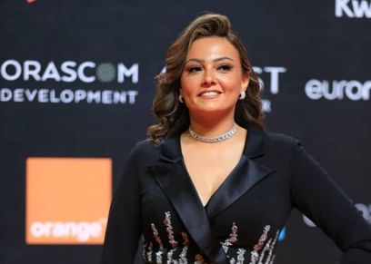 الفنانة بشرى