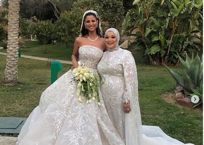 دينا داش ووالدتها