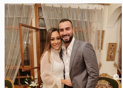 محمد الشرنوبي مع خطيبته