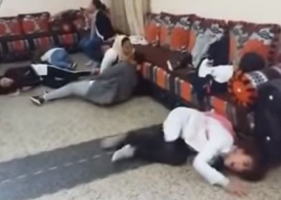 بالفيديو| نوبات من الصراخ الهستيري لفتيات مغربيات والسبب  مجهول