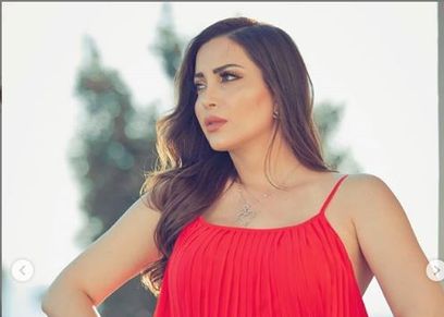 الفنانة السورية نسرين طافش