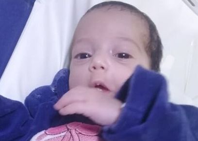 الطفلة