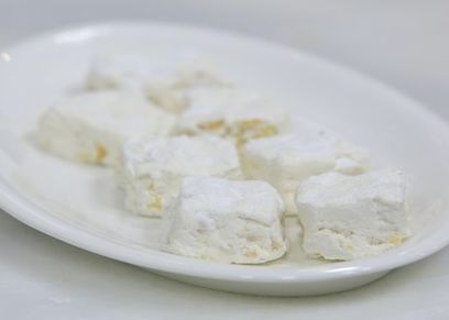 طريقة عمل النوجا بالفول السوداني