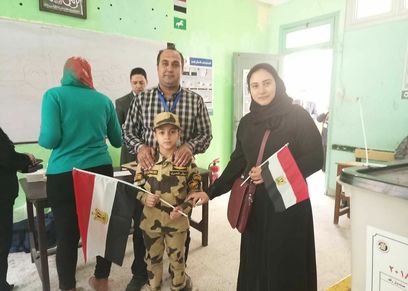 بالصور| «بدلة الصاعقة» الزي الرسمي لأطفال الشهداء «عشاق مصر»