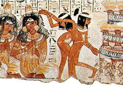 راقصة الناي والعزف
