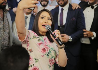 بالصور ... رامي صبرى وبوسى واوكا واورتيجا و ماريس يتألقون فى زفاف "محمود و فيروز"