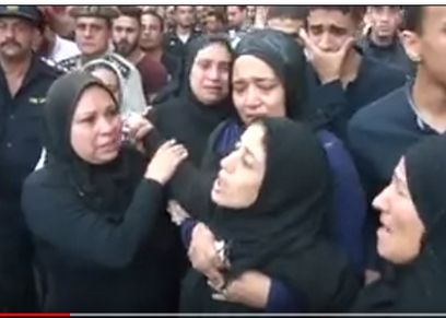 والدة إسلام مشهور