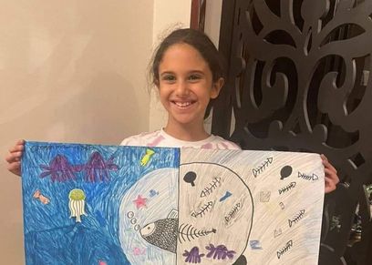 «كارمن» عبرت عن التغير المناخي بلوحة في مسابقة مدرستها