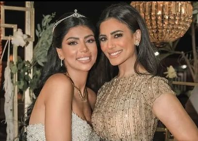 كارولين عزمي