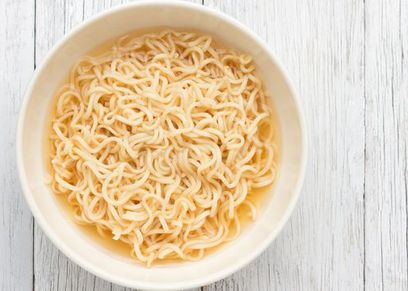 طرق اقناع الأطفال بالامتناع عن تناول النودلز