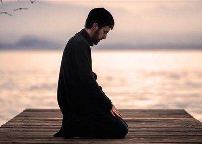 الصلاة بالحذاء