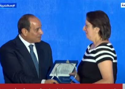 الرئيس السيسي يكرم فيبي وصفي