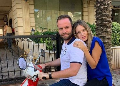 سارة بابا وخطيبها رند جياد