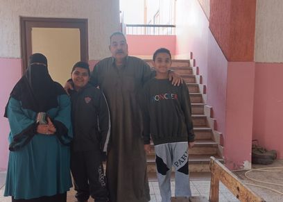 نجلاء وأسرتها