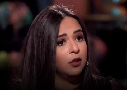 إيمي سمير غانم تخرج من الحداد بمظهر مميز