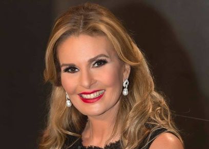 الفنانة يسرا 