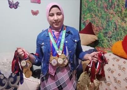«رانيا».. تحدت العادات الريفية وحصدت 3 ميداليات فى بطولة العالم لرفع الأثقال