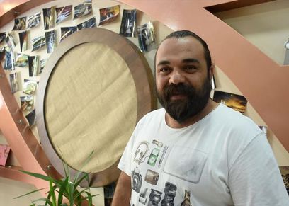 مصور يكسر أنف العريس لاكتشافه أن العروس قاصر