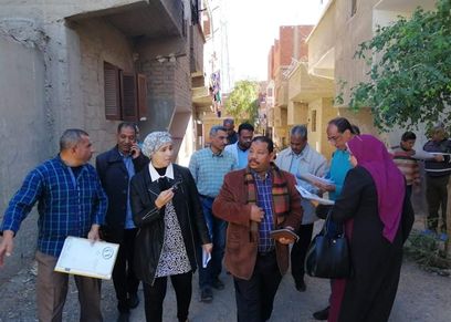 هدى المغربى رئيس مدينة سفاجا أثناء جولتها