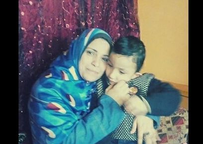 وفاء محمد تتمنى علاج  طفلها على نفقة الدولة