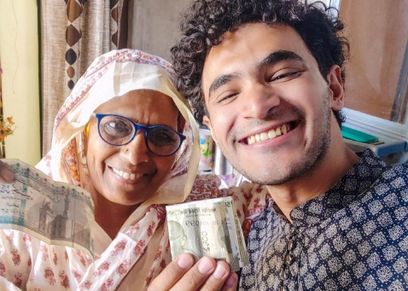 أحمد مع السيدة الهندية