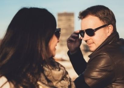 التعامل مع الرجل البصباص