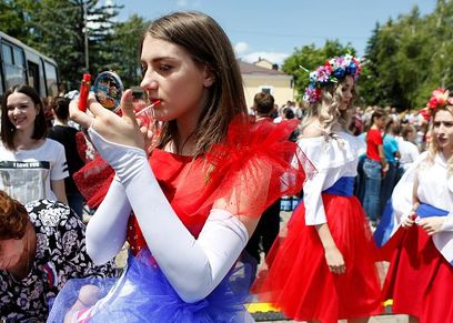  روسيا تعيد النظر فى قائمة تحظر عمل النساء فى عدد من المهن والوظائف 