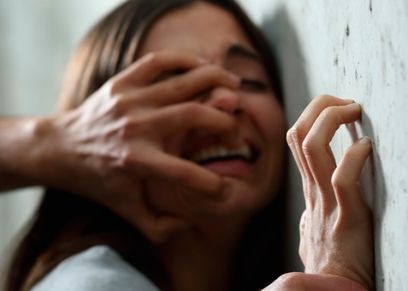 صورة أرشيفية لمحاولة قتل طفلة
