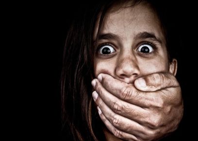بينها «محفظ قرآن» و«معلم أجيال».. صور نمطية لمهن مزقتها وقائع التحرش