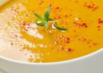 طبق عدس بالأرز والطشة