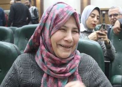 الام المثالية بالقليوبية : توفي زوجها بالسرطان ووصلت ببنتها لبر الأمان