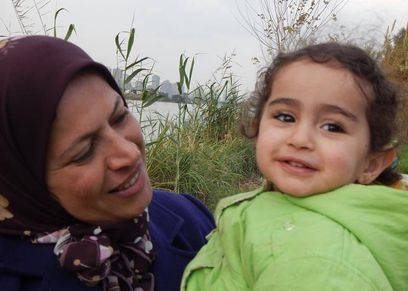 سماح وابنتها الطفلة ديالا عادل السيوي