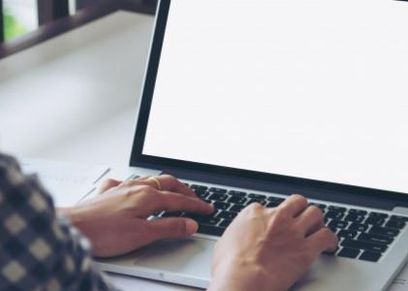 الجلوس أمام الأجهزة الإلكترونية