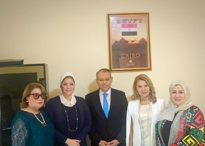 منال العبسي تشيد بالسفير المصري في لبنان وتؤكد: هدفنا مصلحة المرأة العربية