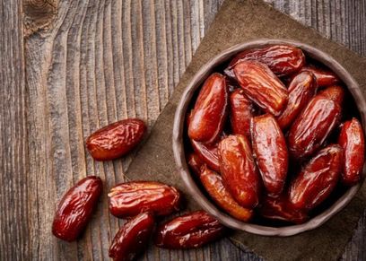 من تحسين صحة العظام لفقدان الوزن.. 8 فوائد صحية من تناول التمر يوميا