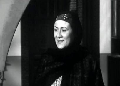 الفنانة عزيزة حلمي