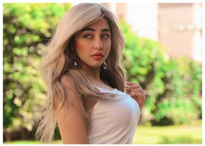 ريناد عماد فتاة التيك توك