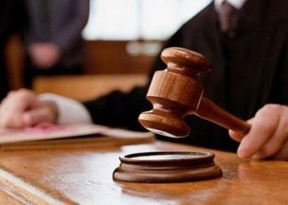 سرق شقيقته ودمر سيارتين.. عقاب شاب لوالدته رفضت بقاء صديقه في المنزل
