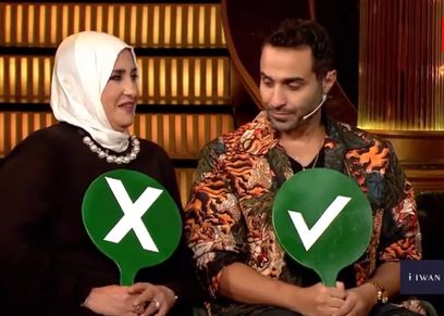 أحمد فهمي ووالدته