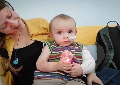 أصابة طفل بالانفلونزا تؤدي إلى بتر ساقيه