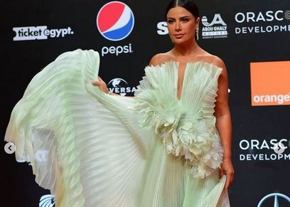 الفنانة صبا مبارك