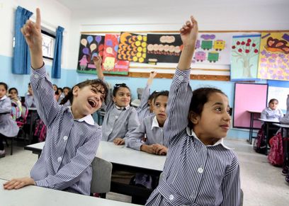 غضب الأمهات بعد تأجيل تطبيق قرار إلغاء الزيادة السنوية