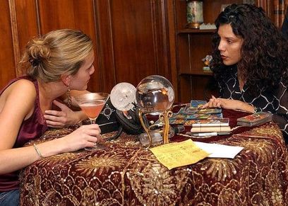 دفعت 6آلاف ليرة تركية..  عزباء تلجأ لعرافة لمحاولة فك نحسها