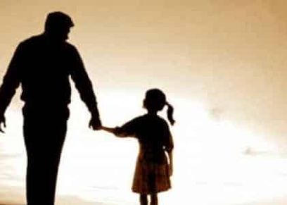حدود عورة الأب مع أولاده 