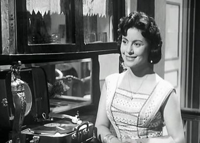 الفنانة آمال فريد