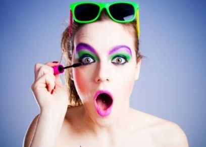 أثناء وضع الماسكارا