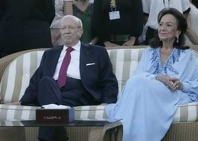 أرملة الرئيس التونسي الراحل في صورة قديمة تجمعهما